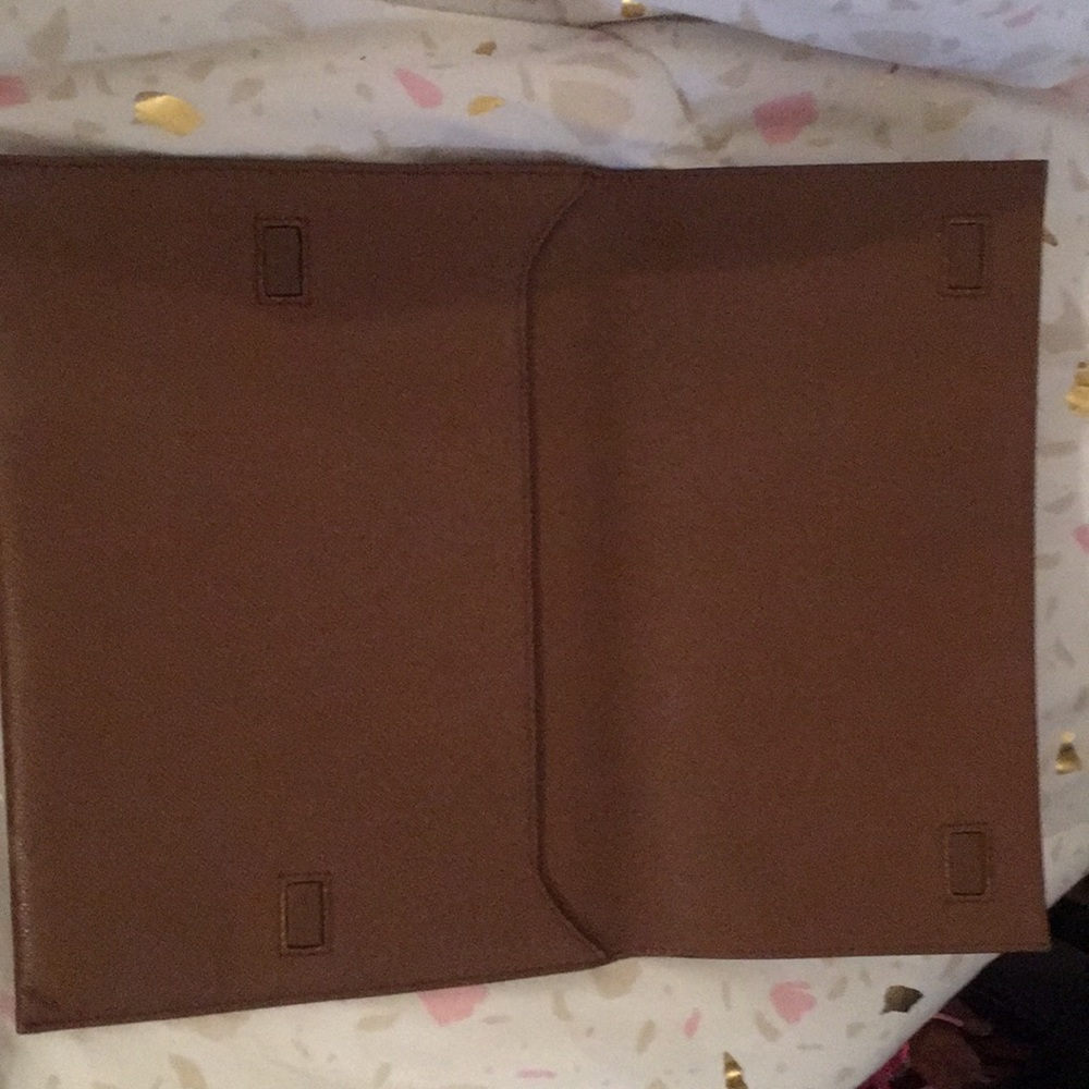 Burberry clutch